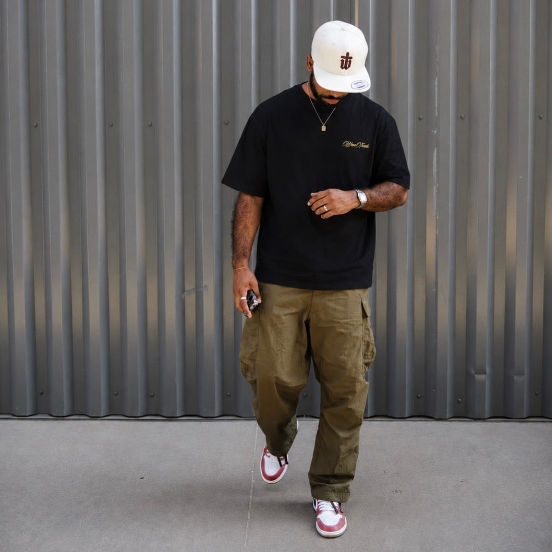 OVERSIZED SIGNATURE TEE - BLACK