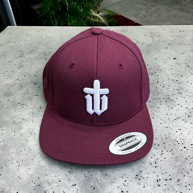 CLASSIC FLAT PEAK -  MAROON